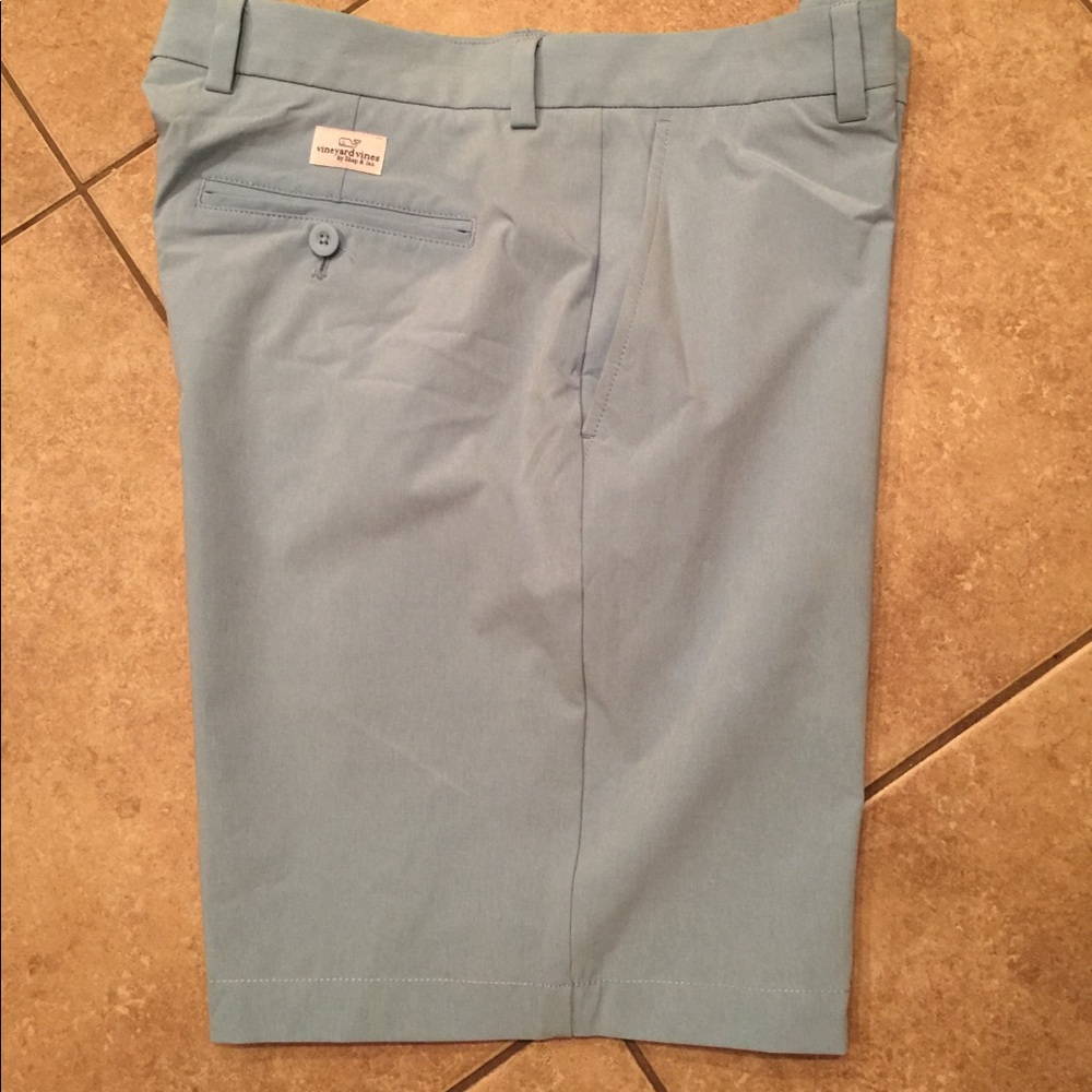 Vineyard Vines men’s shorts Sz 33